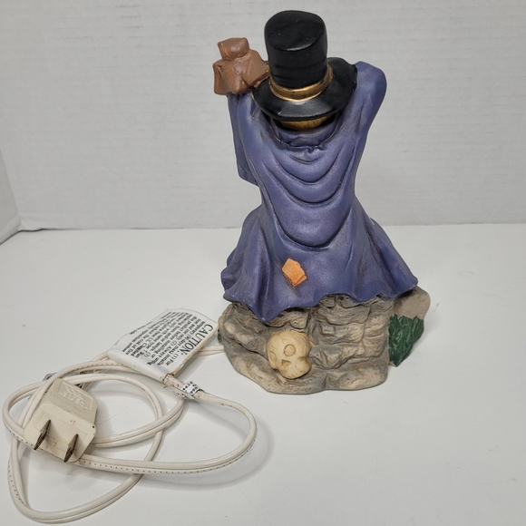 Vintage Lighted Halloween Troll with Skulls Ceramic Excellent - Picture 5 of 15